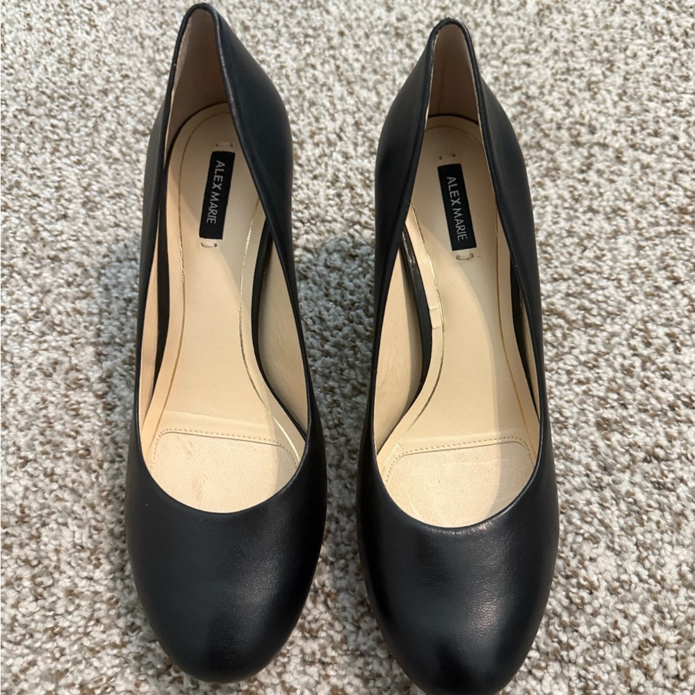 Alex Marie Black Heels Sleek and Versatile